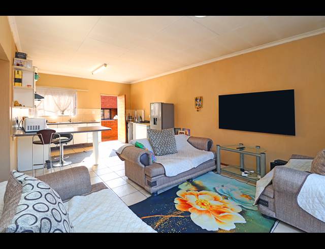 2 BEDROOM APARTMENT FOR SALE IN WELTEVREDEN PARK
